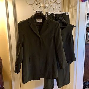 Silk Kasper 3 piece summer pant suit